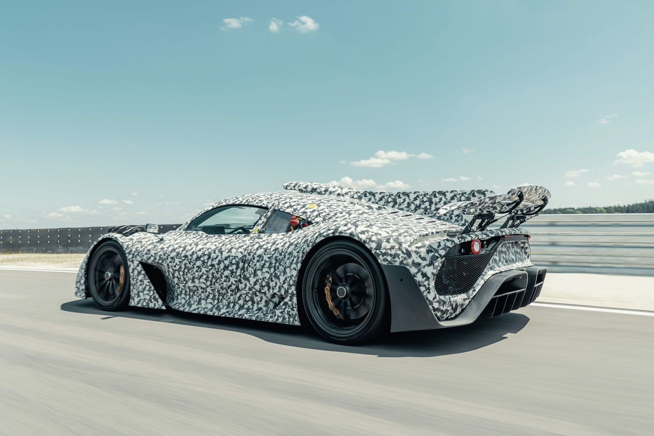 メルセデスAMGプロジェクト・ワンはF1と同じパワートレインを搭載するハイパーカー