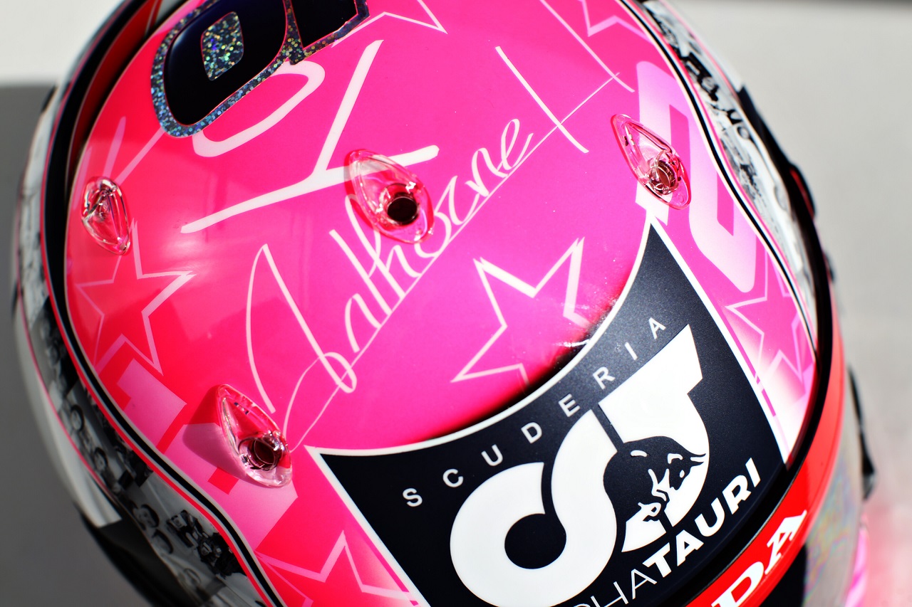 2020年F1第7戦ベルギーGP　ピエール・ガスリー（アルファタウリ・ホンダ）、故アントワーヌ・ユベールを偲ぶスペシャルデザインヘルメットを使用
