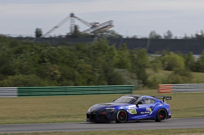 第2レースを8位で終えたホセ-マリア・ロペスのGRスープラGT4
