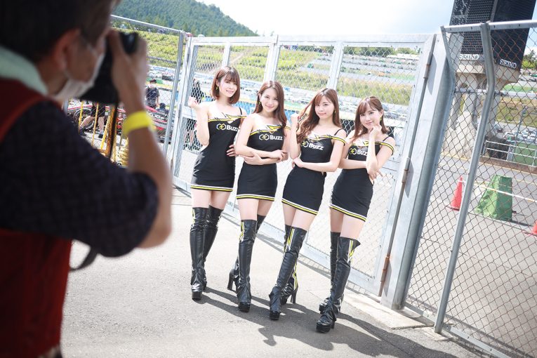 観客を迎えての開催となったスーパーフォーミュラ開幕戦 レースクイーンたちもサーキットへ レースクイーン Autosport Web