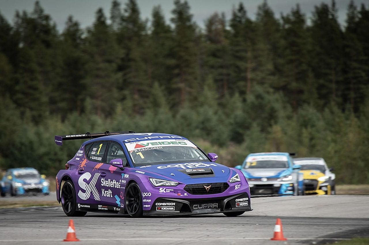 Pwr Racingの王者ロバート ダールグレンが 2戦連続のポール トゥ ウイン Stcc第2戦 新型クプラが連勝 王者ダール グレンが2戦連続ポール トゥ ウインの画像 写真 1 Autosport Web