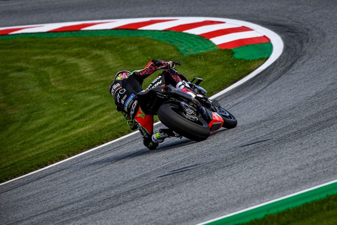 アプリリア トゥオーノV4 X（Tuono V4 X）を駆るMotoGPライダーのアレイシ・エスパルガロ（アプリリア・レーシング・チーム・グレシーニ）