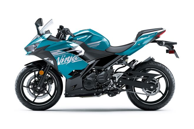 2021年モデルのカワサキNinja 400（ニンジャ400）パールナイトシェードティール×メタリックスパークブラック