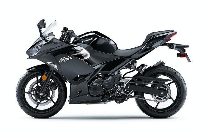 2021年モデルのカワサキNinja 400（ニンジャ400）メタリックスパークブラック