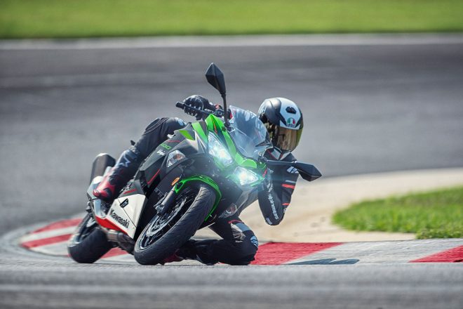 カワサキNinja 400（ニンジャ400）KRT EDITION ライムグリーン×エボニー