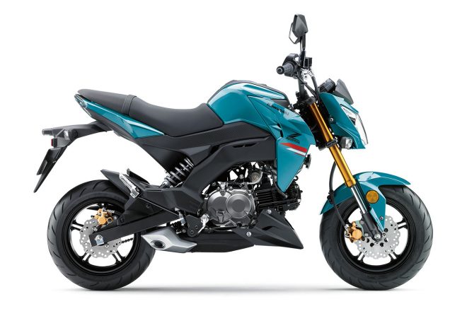 2021年モデルのカワサキZ125 PRO（パールナイトシェードティール）