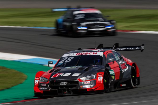 ロイック・デュバルがドライブする、アウディスポーツ・チーム・フェニックスのアウディRS5 DTM