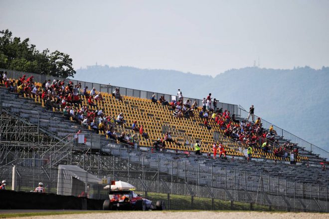 2020年F1第9戦トスカーナGP　グランドスタンドの観客