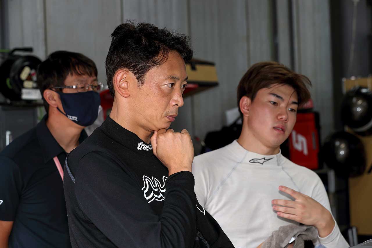 2020年スーパーGT第4戦もてぎ　阪口良平と小高一斗（ADVICS muta 86MC）