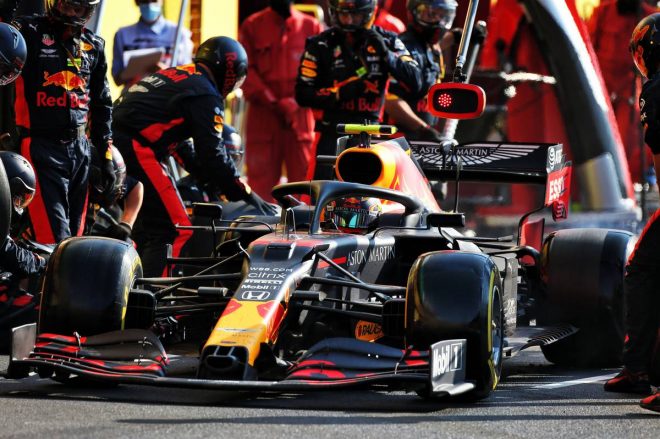 2020年F1第9戦トスカーナGP　アレクサンダー・アルボン（レッドブル・ホンダ）のピットストップ