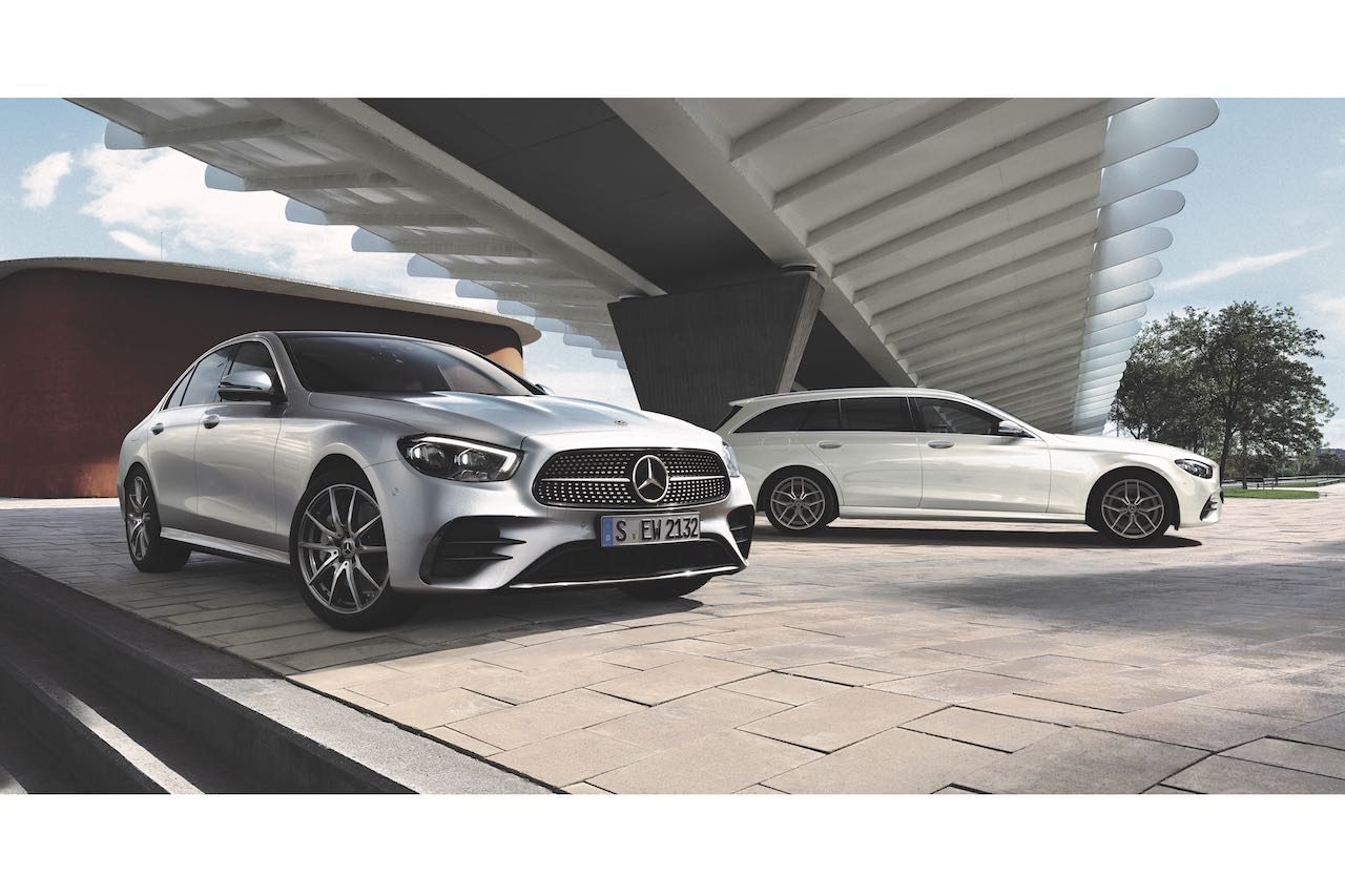 エクステリアデザインをシャープでダイナミックな印象に一新した5代目 メルセデス ベンツ Eクラス メルセデス ベンツ Eクラス がデザイン刷新など大幅改良 日本初のarナビも採用の画像 写真 2 Autosport Web