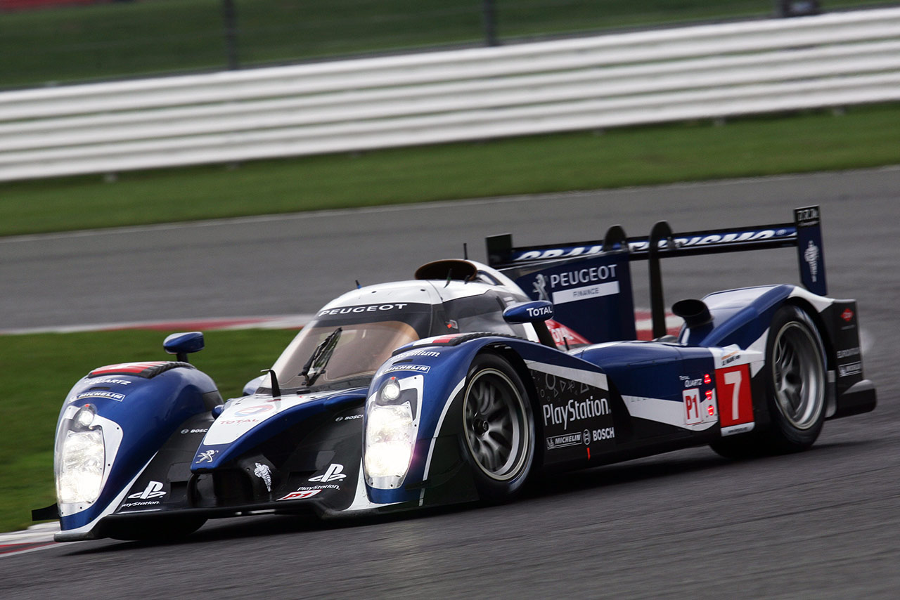 2011年までLMP1クラスに参戦していたプジョー908。写真は2011年ル・マン・シリーズ／インターコンチネンタル・ル・マン・カップのシルバーストン1000kmレース。