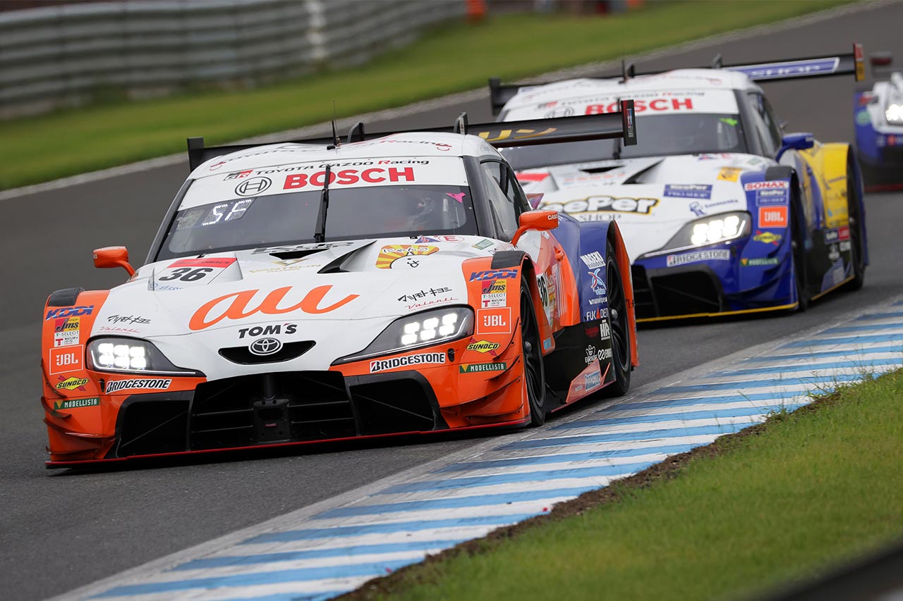 au TOM'S GR SupraとKeePer TOM'S GR Supra