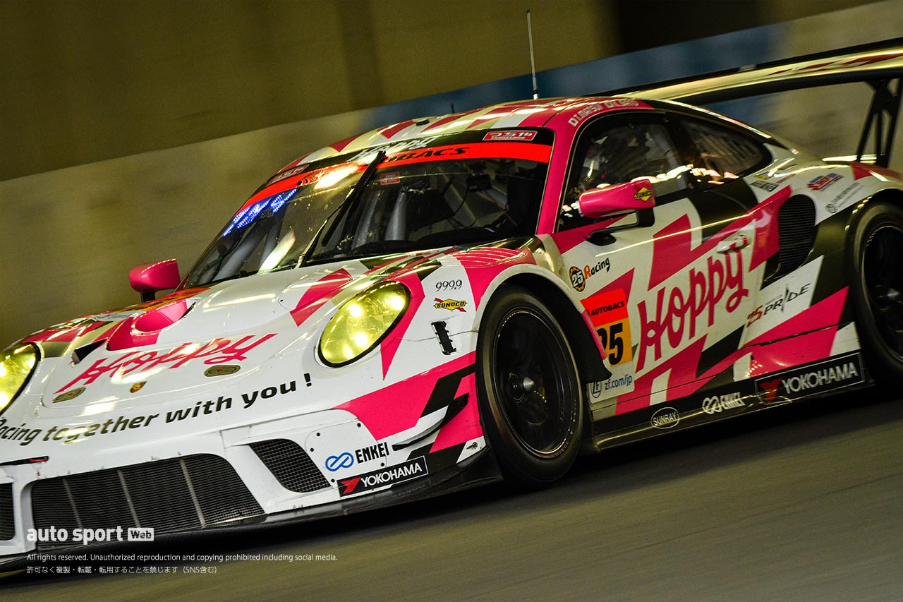 長年SUNOCOの開発に携わる土屋武士監督率いるHOPPY Porsche