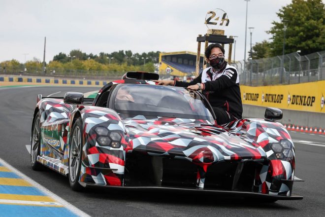 トロフィー返還セレモニーの様子