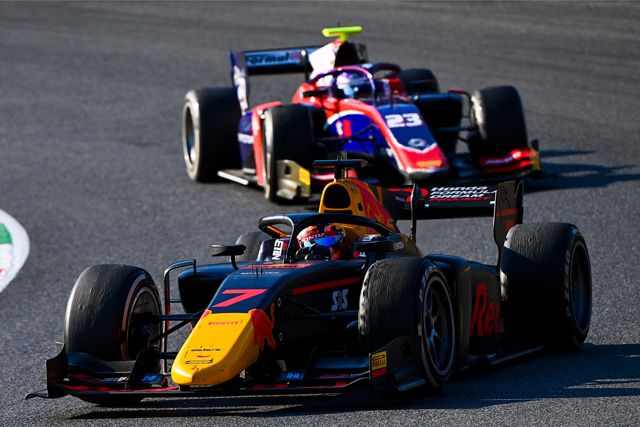 角田裕毅（カーリン）