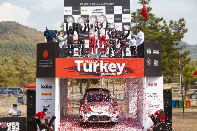 WRCラリー・トルコを制したエルフィン・エバンス／スコット・マーティン（トヨタ・ヤリスWRC）：中央