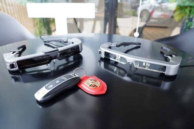 Porsche Online Consultation with スマートグラス