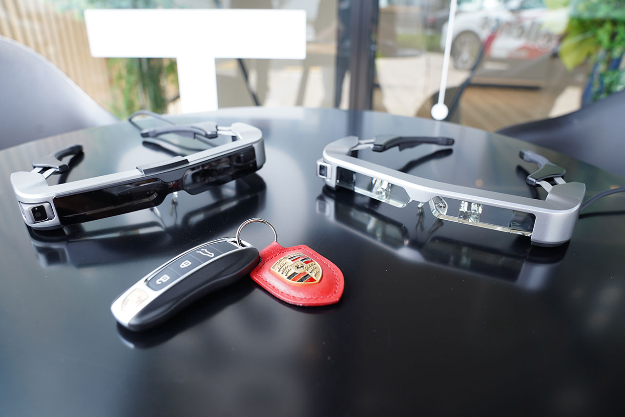 Porsche Online Consultation with スマートグラス