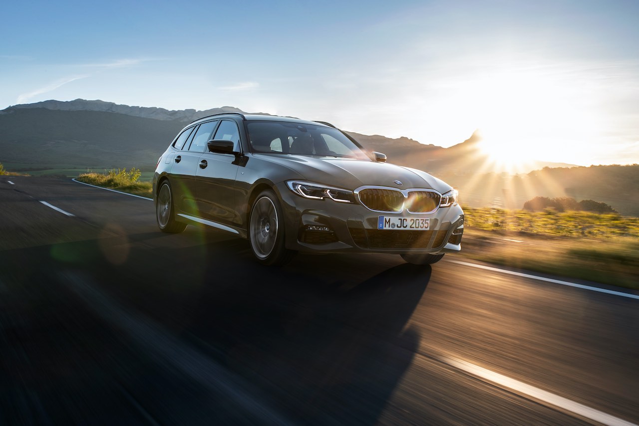 最高出力156PS／4500rpm、最大トルク250Nm／1300-4300rpmを発揮する2リッター直列4気筒ガソリン・エンジンを搭載