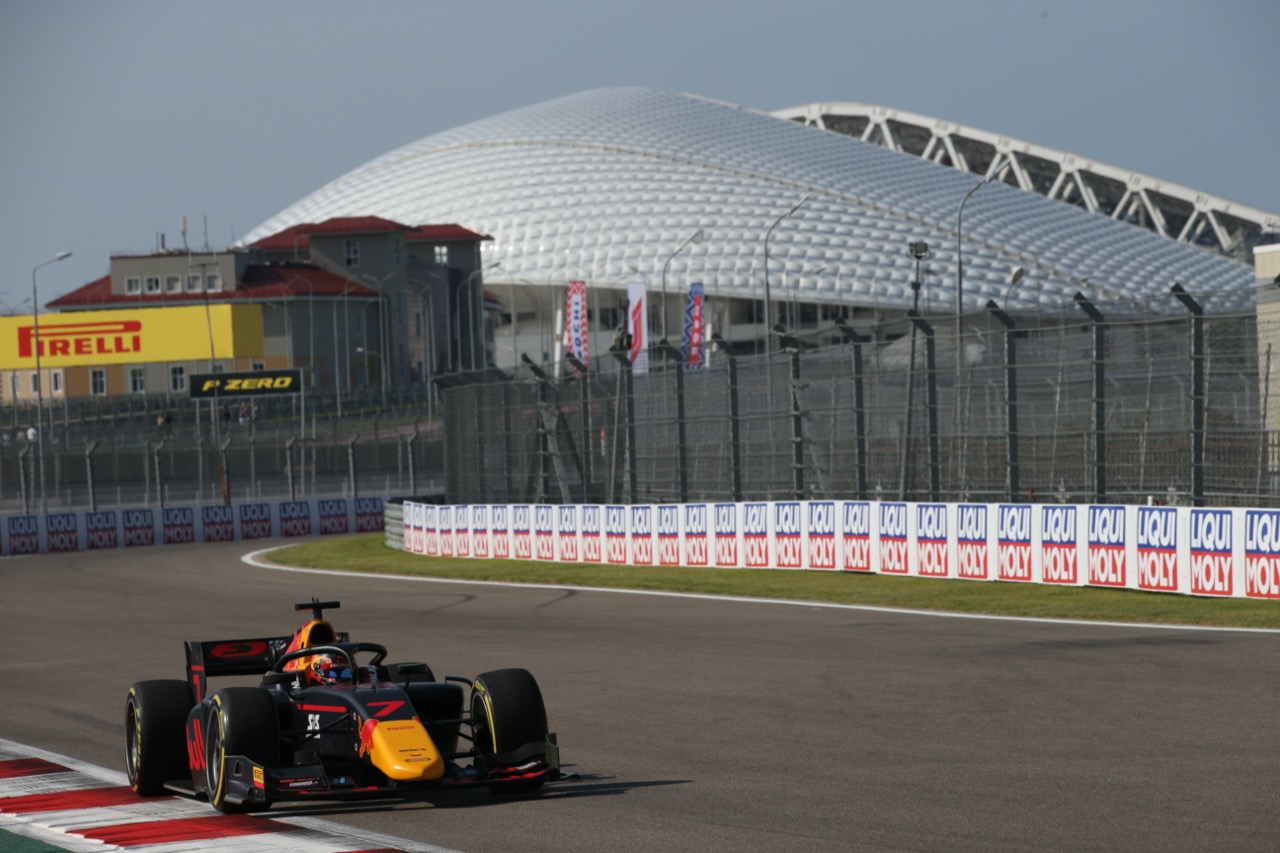 角田裕毅（カーリン）