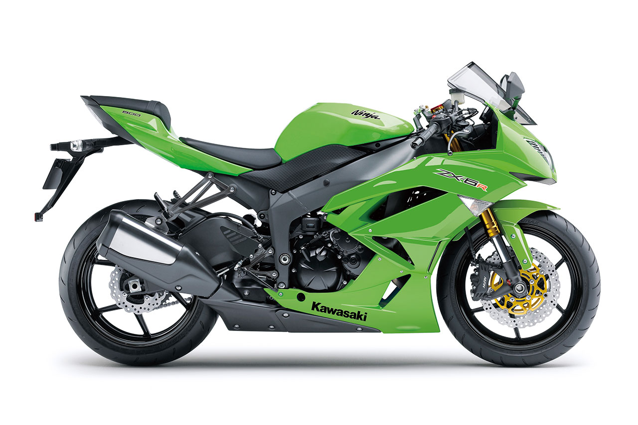 カワサキNinja ZX-6R（写真は公道仕様）