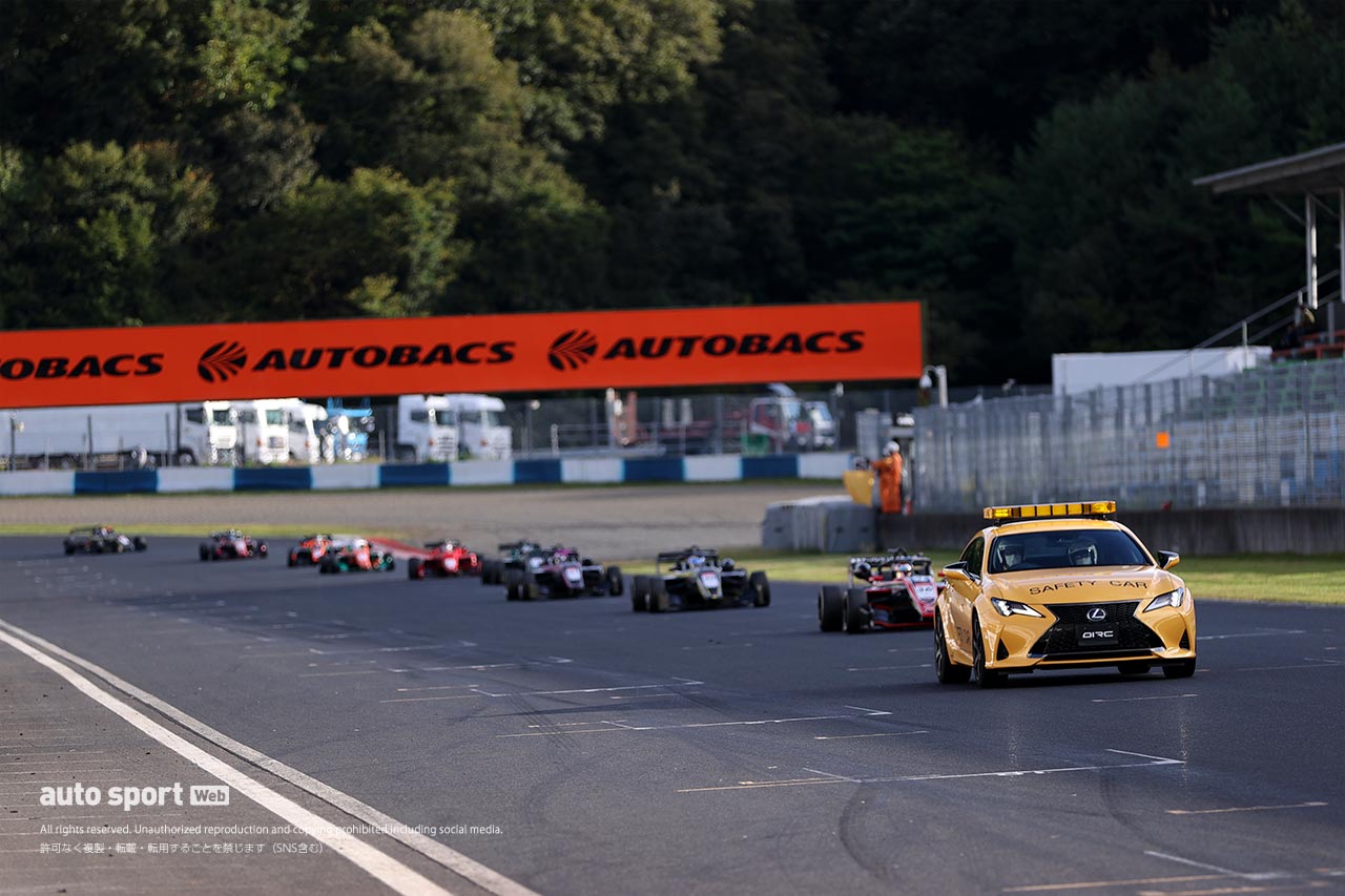 全日本スーパーフォーミュラ・ライツ選手権第4戦　終盤に導入されたセーフティカーラン