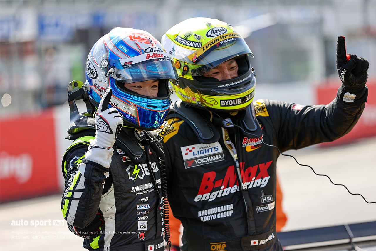 全日本スーパーフォーミュラ・ライツ選手権第5戦で初優勝を飾った阪口晴南（Buzz Racing with B-MAX）とマスタークラス優勝のDRAGON（TEAM DRAGON SFL）