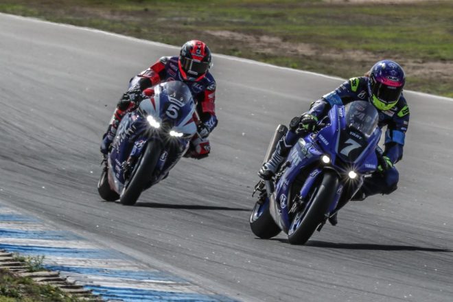 トップを走るYART - YAMAHA、F.C.C. TSR Honda France／EWC第4戦エストリル12時間