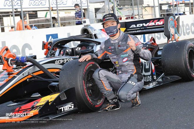 スーパーフォーミュラ初優勝を飾った坪井翔（JMS P.MU/CERUMO・INGING）