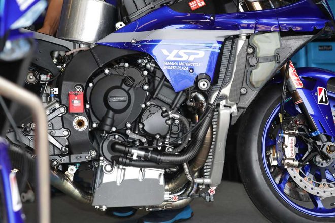 2020 JSB1000 YAMAHA YZF R-1 スプリント仕様のエンジン。