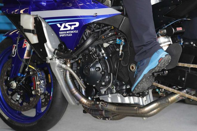 2020 JSB1000 YAMAHA YZF R-1 スプリント仕様のエンジン。