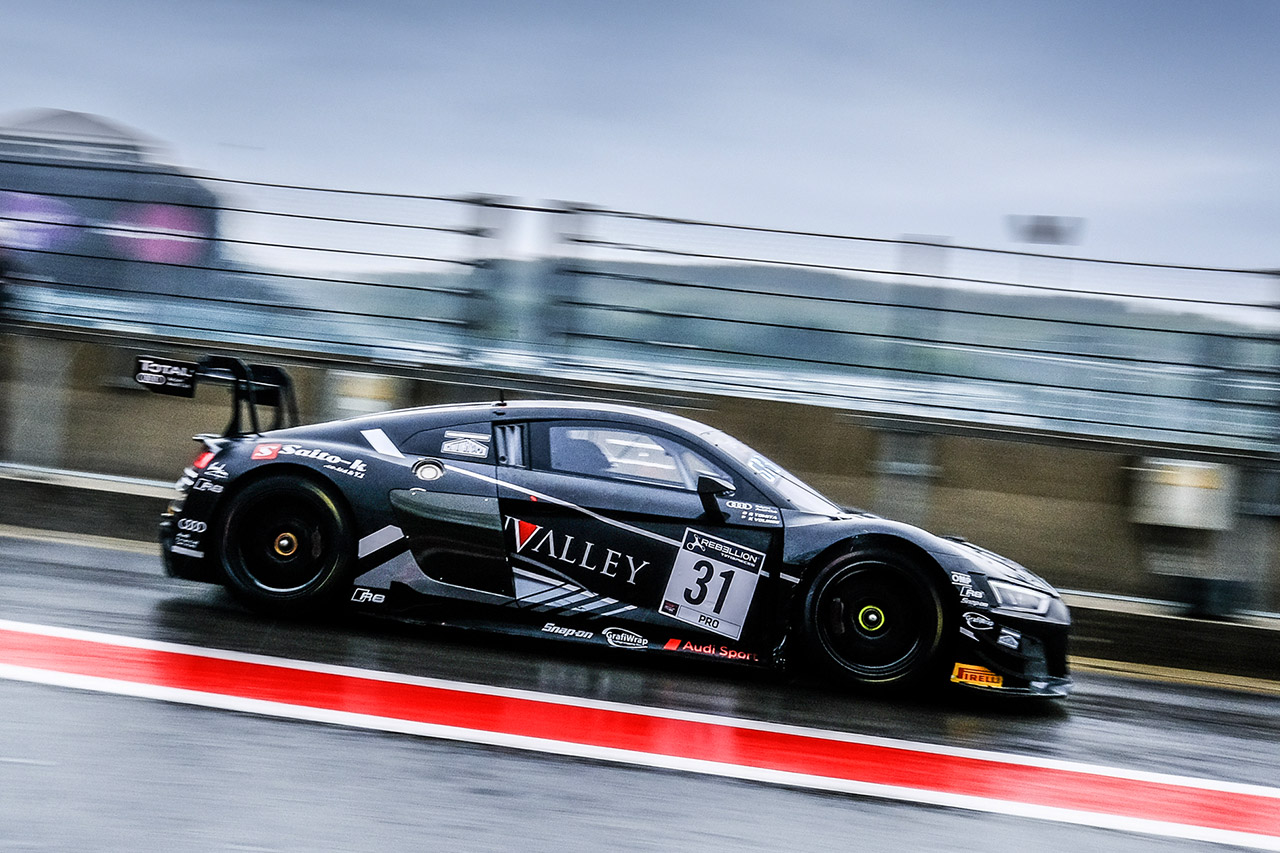 ケルビン・ファン・デル・リンデ／レネ・ラスト／ミルコ・ボルトロッティがドライブする31号車アウディ。普段は富田竜一郎が乗り込む車両