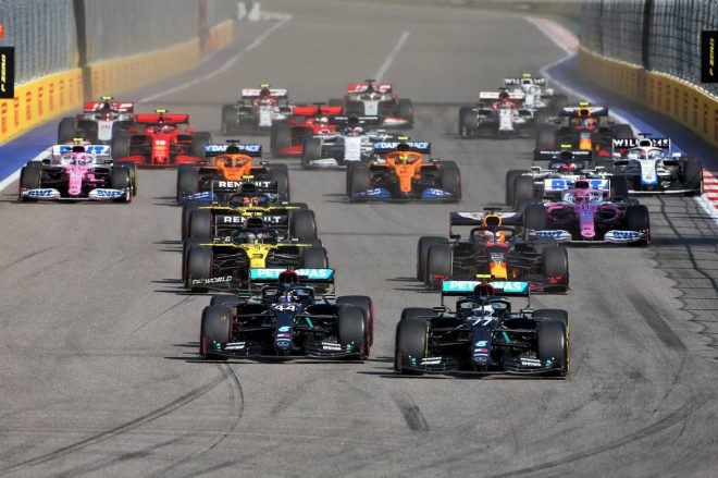 スタートでは3番手のボッタスさんがハミルトンさんに並びかけるも、ポジションは変わらず