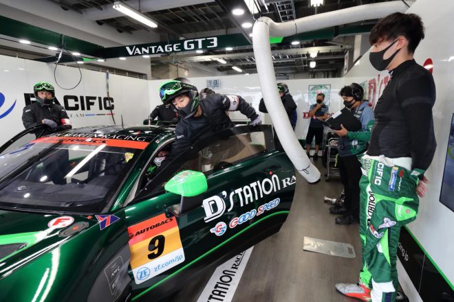 PACIFIC NAC D'station Vantage GT3