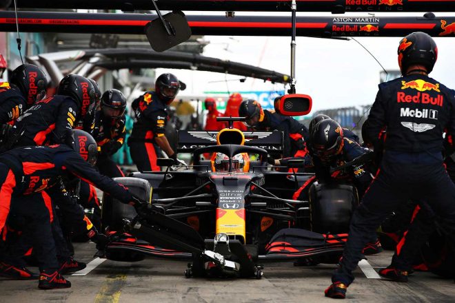 2020年F1第11戦アイフェルGP　マックス・フェルスタッペン（レッドブル・ホンダ）のピットストップ