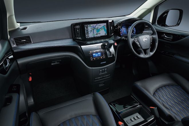 エルグランドAUTECH(インテリア:コクピット)