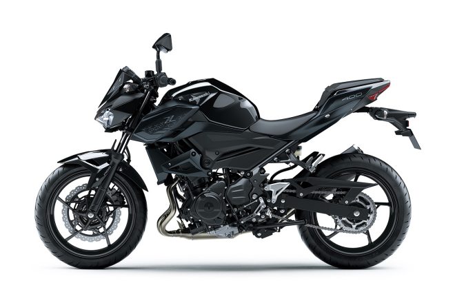 カワサキZ400（メタリックフラットスパークブラック×メタリックスパークブラック）