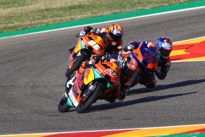 2020年MotoGP第11戦アラゴンGP Moto3　鳥羽海渡（Red Bull KTM Ajo）、佐々木歩夢（Red Bull KTM Tech 3）、ラウル・フェルナンデス（Red Bull KTM Ajo）