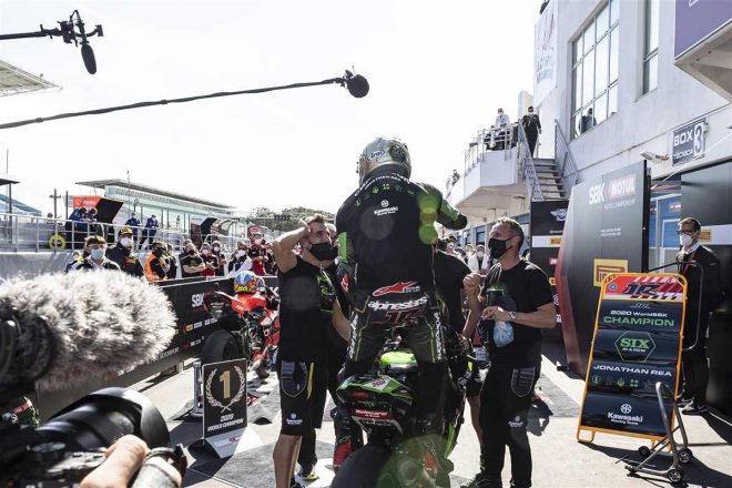 2020年SBK第8戦エストリル（ポルトガル）のレース1で王座を獲得したジョナサン・レイ