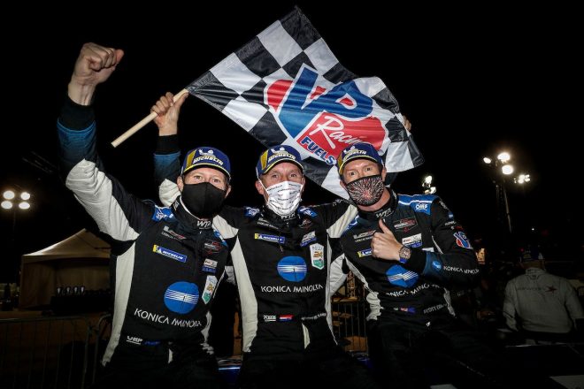 優勝した10号車キャデラックDPi-V.Rの（左から）ライアン・ブリスコー、ランガー・バン・デル・ザンデ、スコット・ディクソン