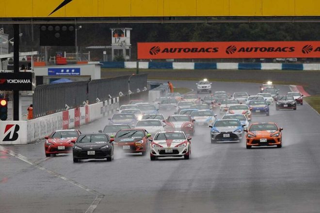 クラブマンシリーズオープン 決勝・ヒート1のスタート