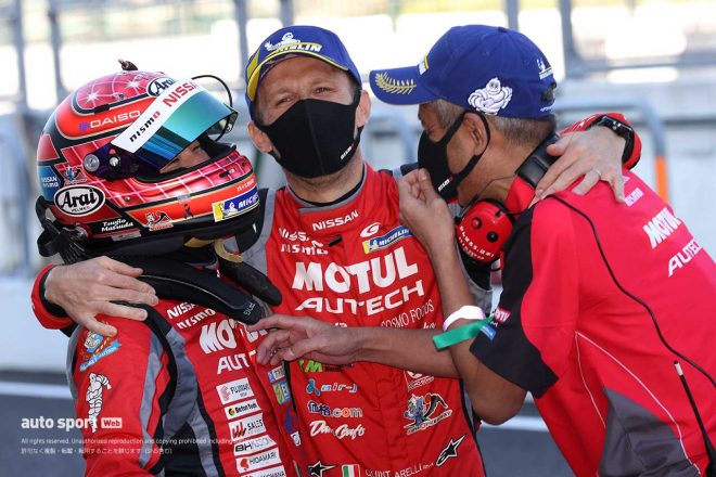 松田次生とロニー・クインタレッリ（MOTUL AUTECH GT-R）