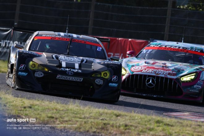 2020年スーパーGT第6戦鈴鹿　2位表彰台争いをしていたADVICS muta 86MCとグッドスマイル 初音ミク AMG