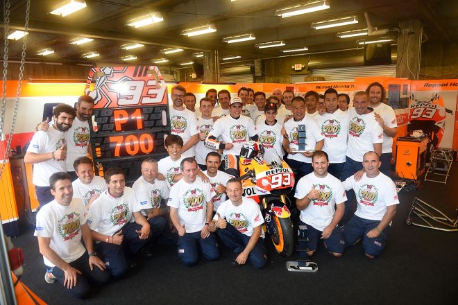 2015年第10戦インディアナポリスGPでホンダ700勝目を挙げたマルク・マルケス（レプソル・ホンダ・チーム）