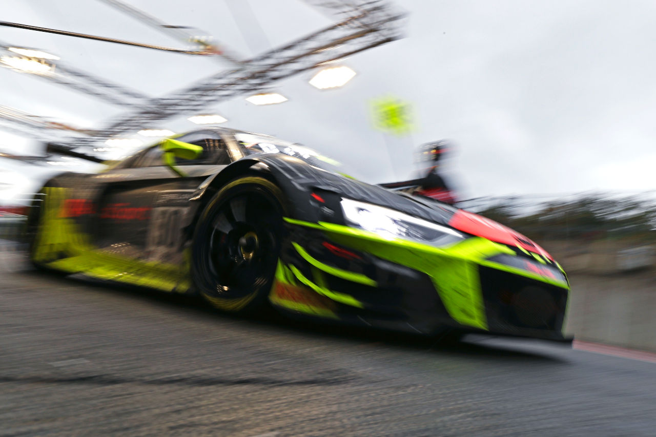 アウディスポーツ・チームWRTの30号車アウディR8 LMS