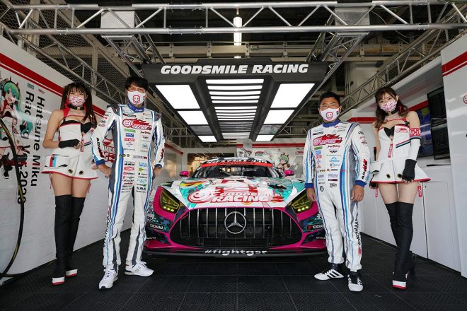 谷口信輝と片岡龍也、レーシングミクサポーターズの宮越愛恵さん、月愛きららさん