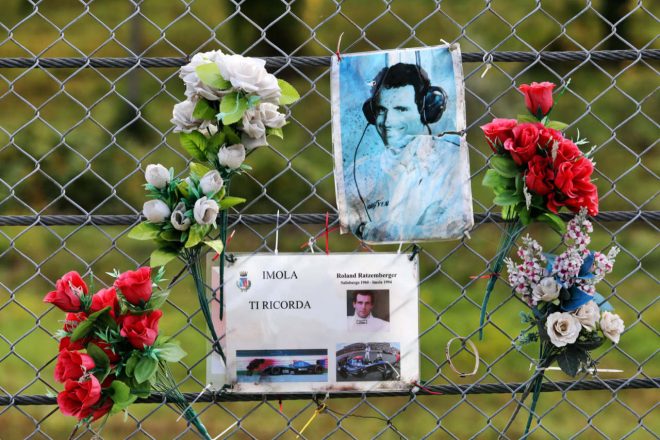 事故死したローランド・ラッツェンバーガーのモニュメント