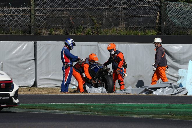 2020年全日本ロード最終戦鈴鹿 JSB1000 予選：日立オートモティブシステムズシケインで転倒した清成龍一（Keihin Honda Dream SI Racing）のマシン