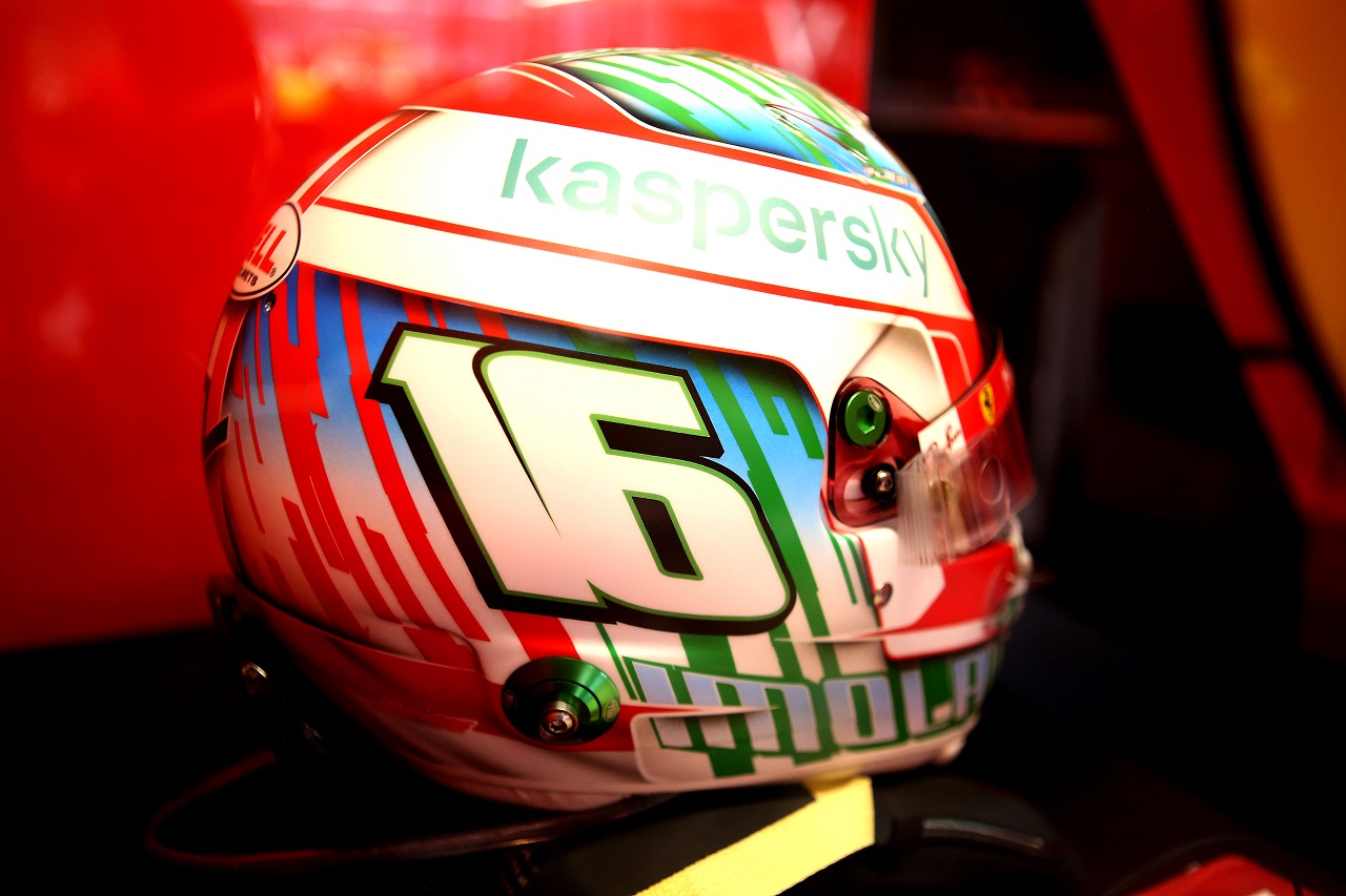 2020年F1第13戦エミリア・ロマーニャGP　シャルル・ルクレール（フェラーリ）のスペシャルヘルメット